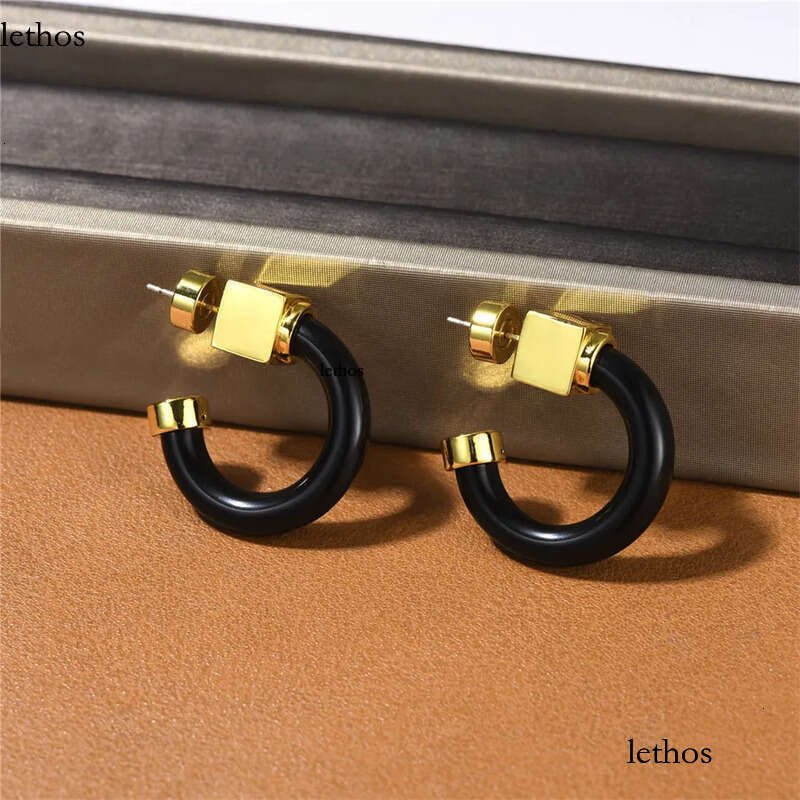 French Vintage Resin C-shaped Earrings for Women S Sier Needle Design Light High End Fashion Charm all-match Jewelry 7f