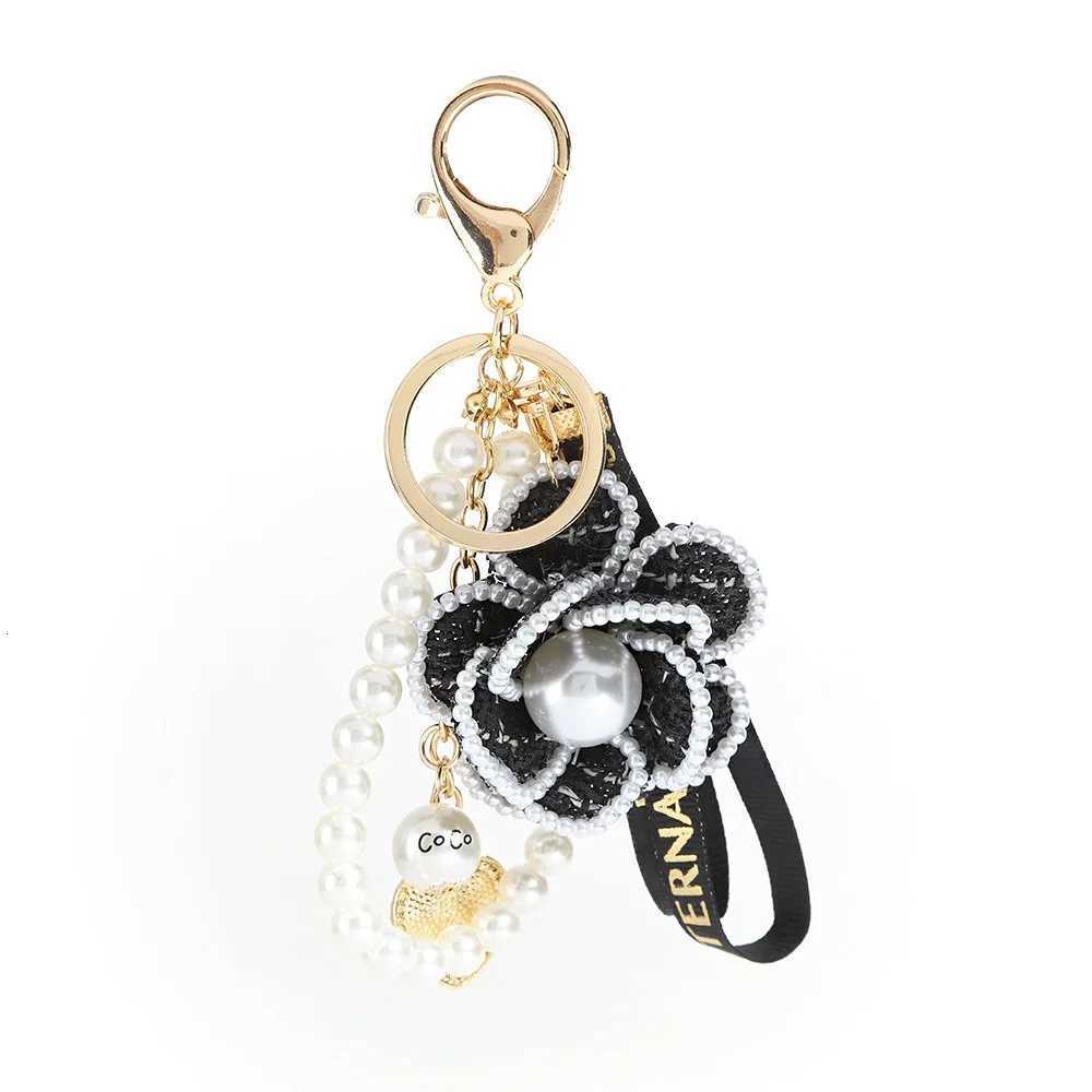 Fashion Soft Letter Camellia Flower Keychain Key Decor Ornaments Pearl Flower Keyring Korean Accessories Car Key Ring Birthday Gift17 D250925
