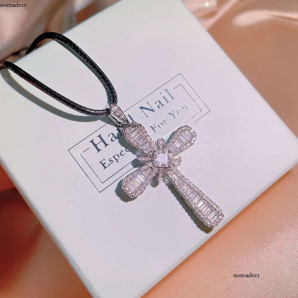 Iced Out Cross Pendant Mens Hip Hop Necklace Jewelry Womens Vintage Sweater Chain Necklaces a2