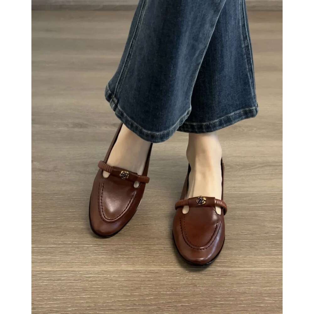 Celebrity Plus Size Round Toe Slip-On Loafers for Women 2025 Summer New Black Shallow Mouth Small Designer Shoe Leather Shoes