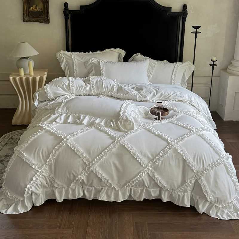 4Pcs French Princess Style Ruffles Bedding Set Double King Queen Size Wedding Bedroom Duvet Cover FlatFitted Sheet Pillowcases Z250925