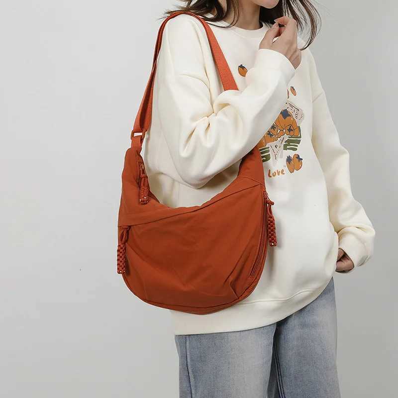 New Wheat Ear Zipper Crossbody Bag Fashionable Commuting Large Capacity Wrinkle Bag Fashionable Simple Casual Dumpling Bag Z250918