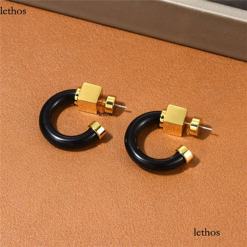 French Vintage Resin C-shaped Earrings for Women S Sier Needle Design Light High End Fashion Charm all-match Jewelry 7f