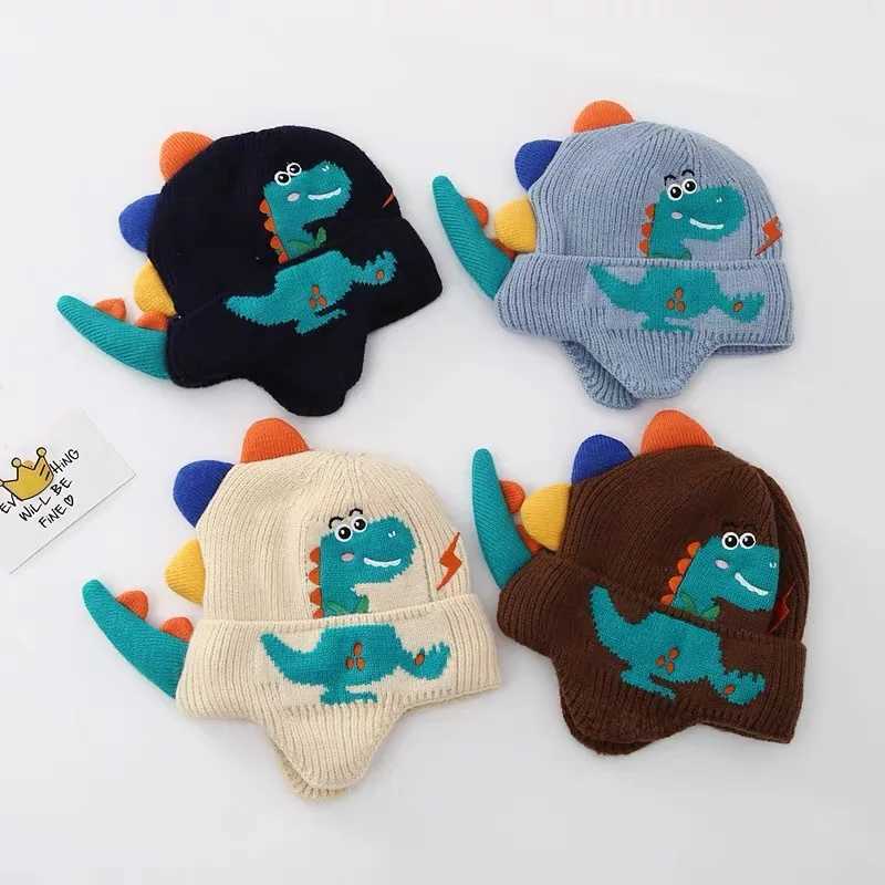 Winter Warm Baby Ear Protection Hat 3D Dinosaur Kids Earmuffs Cap Cartoon Toddler Woolen Knitted Hats 26 Years Children Beanies L250925Y3NJ