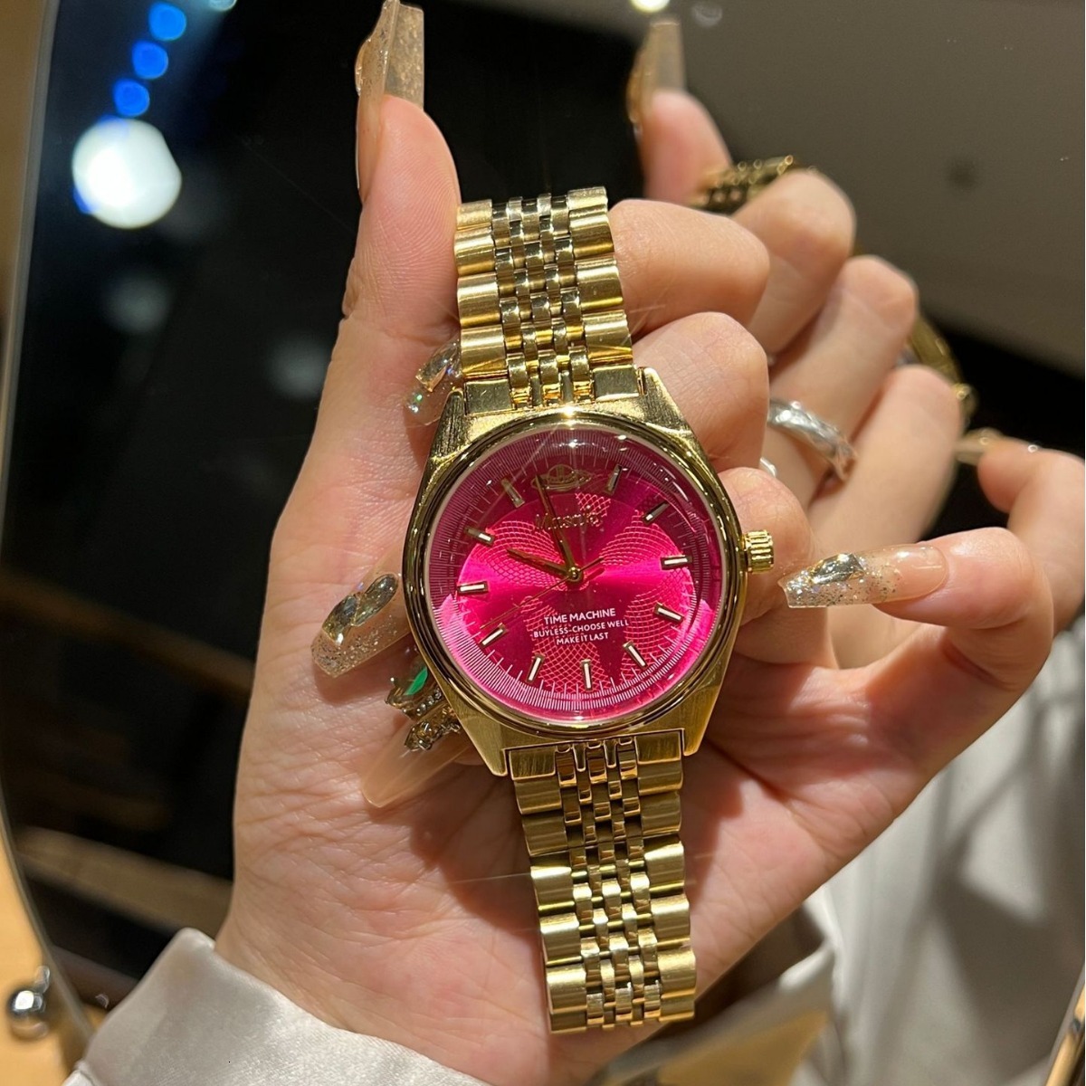 Designer Vivianw Wests Woods Empress Dowager Style Watch for Women Saturn Rose Gold Fashionable Quartz Waterproof