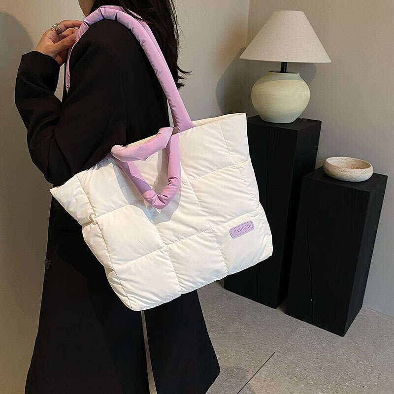 Designer Bag Luxury Bag New Large Shoulder Bag Capacity High-End Cotton Jacket Short Trip Down Outdoor Single Shoulder Handheld Tote For Women