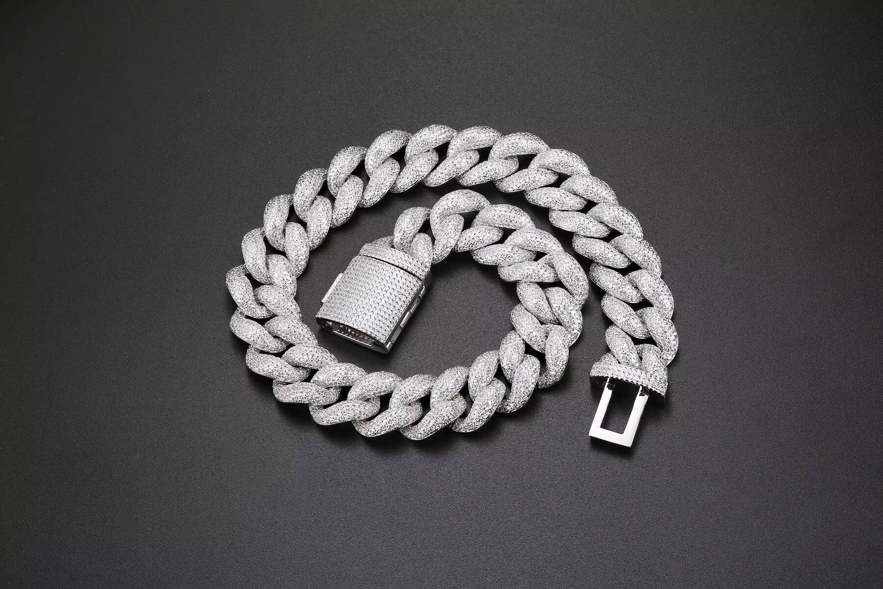 JWY Mens Jewelry New Trendy FullFilled Diamond 18mm Miami Cuban Link Chain Hip Hop Cuban Necklace Silver