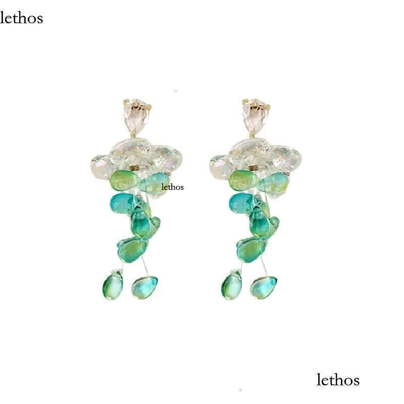 Dangle Chandelier 2022 Fashion Transparent Green Crystal Grape Drop Earrings For Women Personality Spring Summer New Pendientes 1a