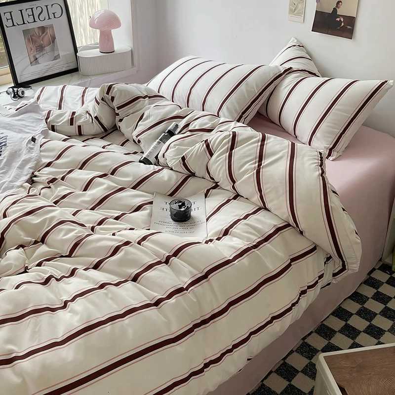 Bed Linen Bed Sheets Set Stripes Duvet Suit Cover Set Quilt Cover Bed Sheet Quilt Sets Queen Size INS Blogger Comforter Sets Z250925