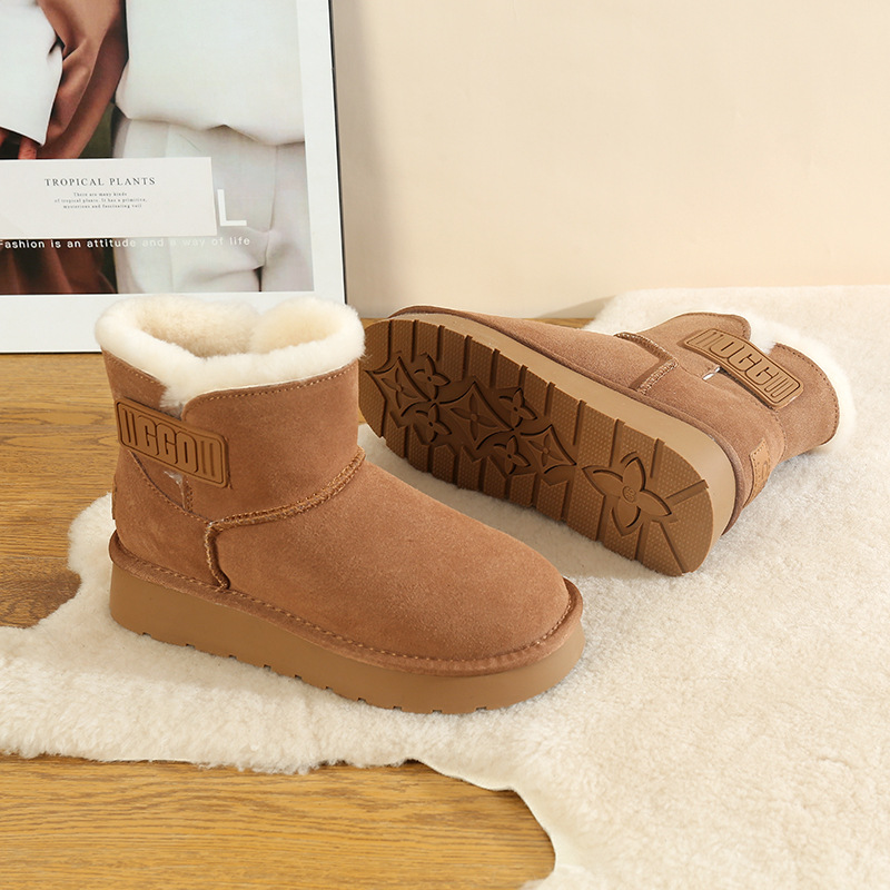 CE designer shoes Free shipping oxhide affordable luxury Winter anti slip snow boots with thick plush cotton shoes Tarnish yellow plain