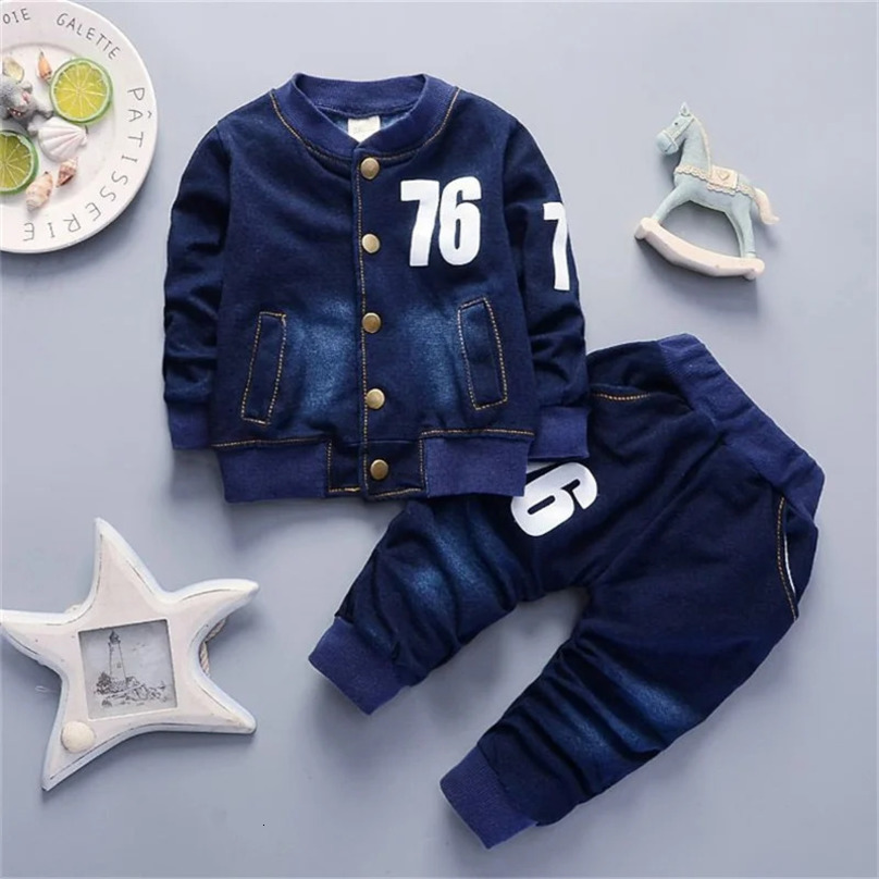 Spring and autumn toddler boy 76 decorative printed coatelastic jeans suit fashion Joker. 250224