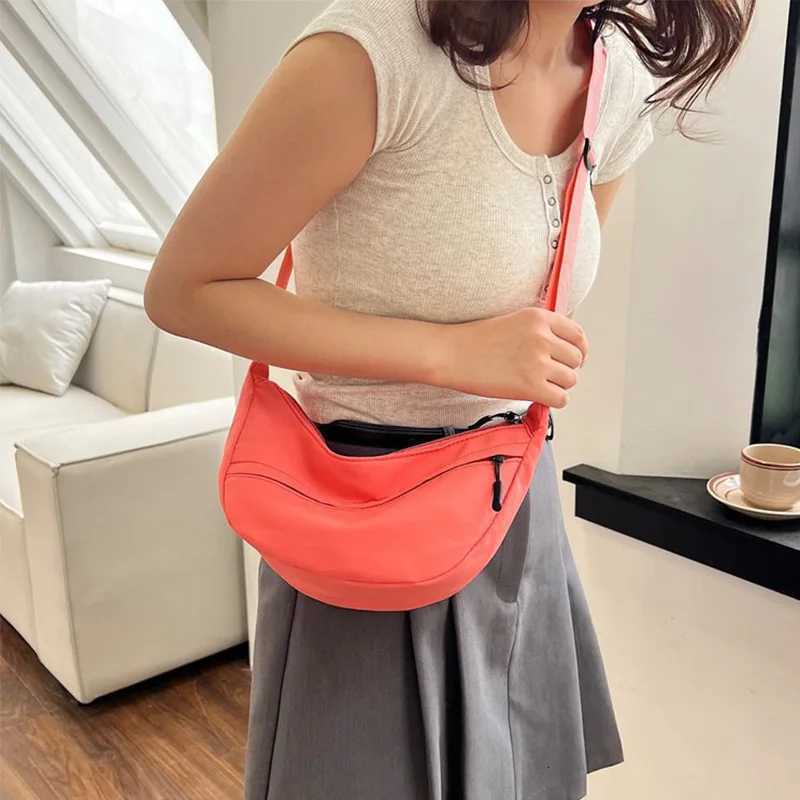 New Women Casual Bag Small Men Shoulder Bag Portable Solid Color Fashion Messenger Bag Outdoor Travel Woman Chest Bag Z250918