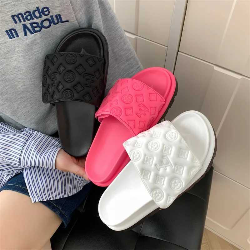 Ladies Magic Sticker Flat Slippers 2025 Summer New Designer Luxury Sandals for Women Elegant Home Flat Slippers Zapatos De MujerXJ250925