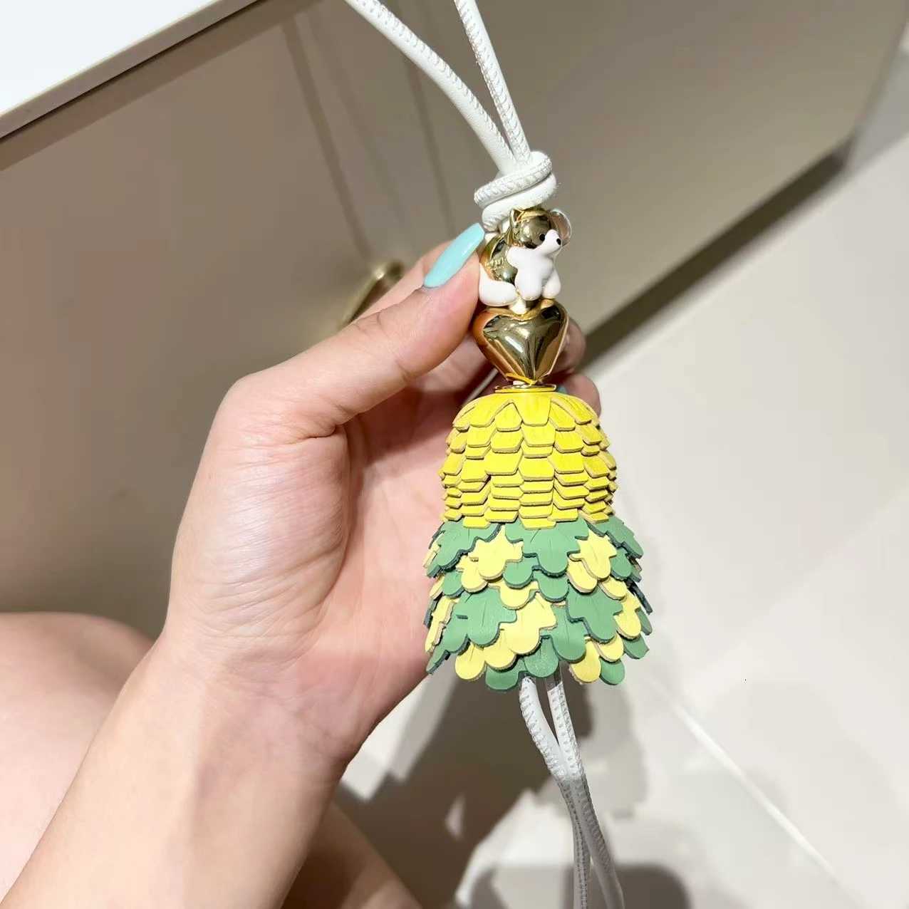 Cute DIY Bag Accories Deluxe Beads Lambskin ral Pendants for Handbags Backpacks Car Ornaments Y250925r