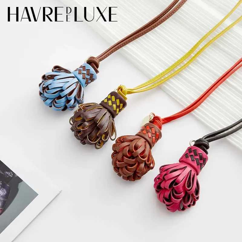Tassel wer bag charm for wens bag handmade genuine leather fashion highend leather keychain bag accories Y250925d