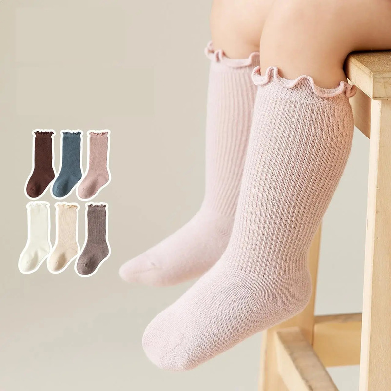 Solid pleated cotton socks for borns in the spring and autumn of fashionable middle socks for boys and girls baby casual socks and comfortable socks f