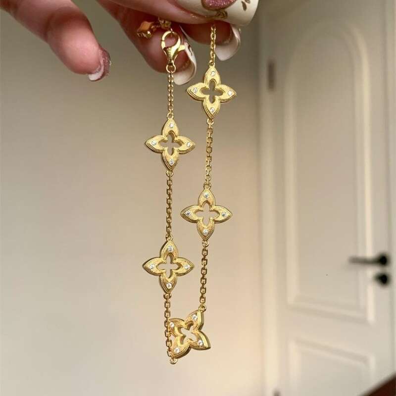 Bracelet Designer Luxury jewelry for women Stainless Steel plated with 18K gold or silver men Hollow Brushed Four-Leaf Clover high quality Festival Va