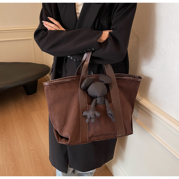 2025 autumn and winter new retro niche bag design light luxury women's handbag storage minimalist commuting bag large capacity designer bag