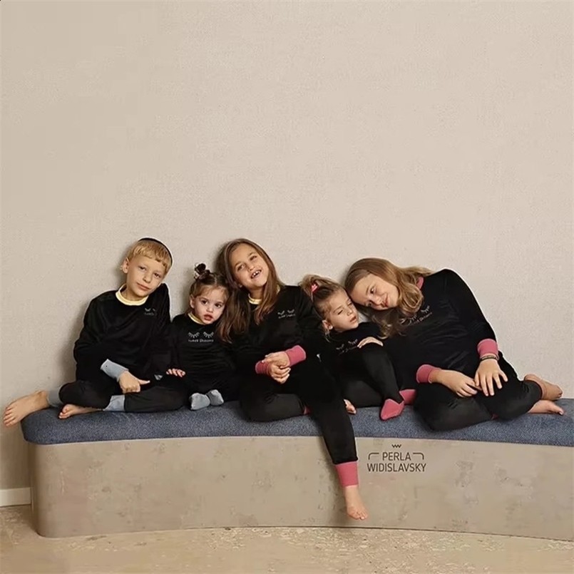AW Mails Brother Sister Matching Velour Pajamas Set Boys Girls Homewear Sleeping Velvet Clothes with Embroidery 241120