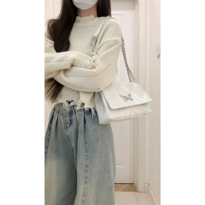 2025 autumn and winter new butterfly element niche clean trend bag design retro light luxury style Y2K spicy girl armpit bag designer bag