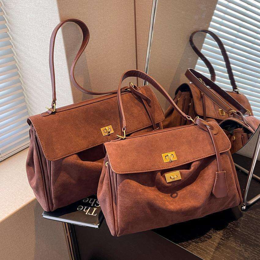 Designer Bag Luxury Bag 2025 New Commuter For Women, Melad Single Shoulder Bag, Trendy Fashion Matte Shoulder Bag Crossbody 01