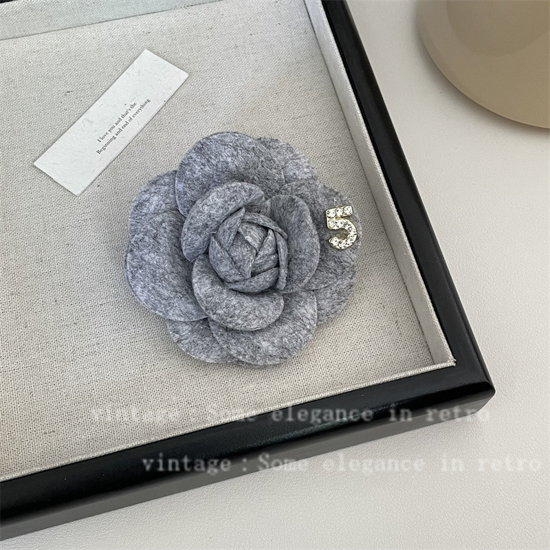 brooches designer style 5word camellia french autumn winter Ink gray elegant socialite temperament brooch highend feel