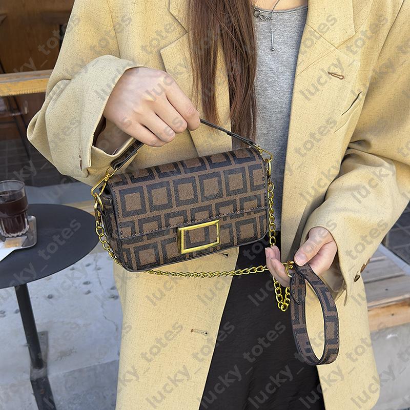 Designer Single Shoulder Bag Womens Vintage Crossbody Bag Classic Baguette Bag -8 Small Square Crossbody Bags Ladies Luxury Print Design Bags DLD2509252