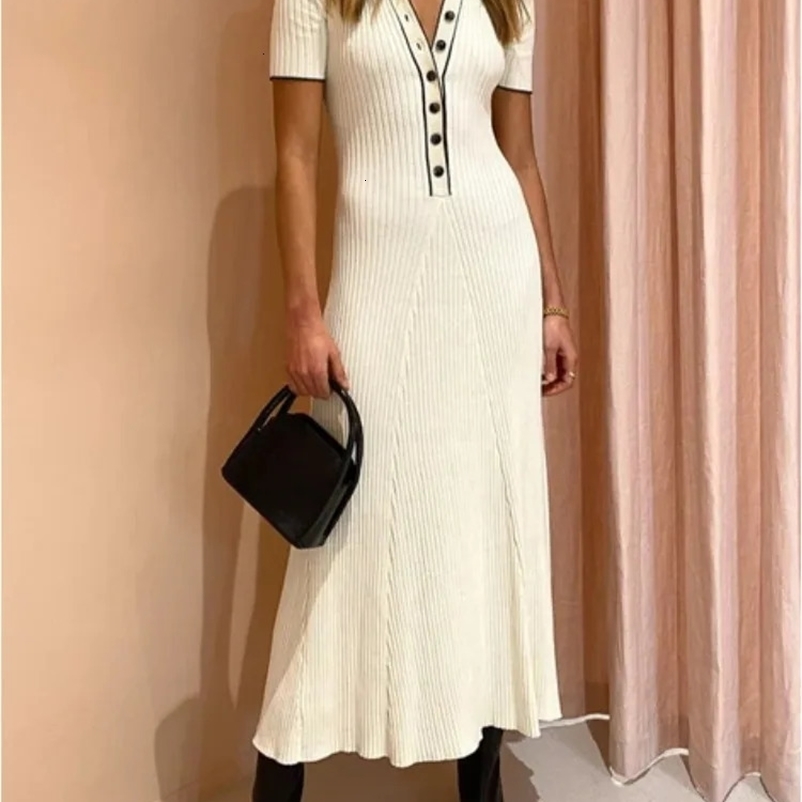 TARUXY Knitted Rib Slim Maxi Dresses For Women High Waist Casual Loose Dress Womens Autumn Elegant Temperament Long Dress Femme 240319