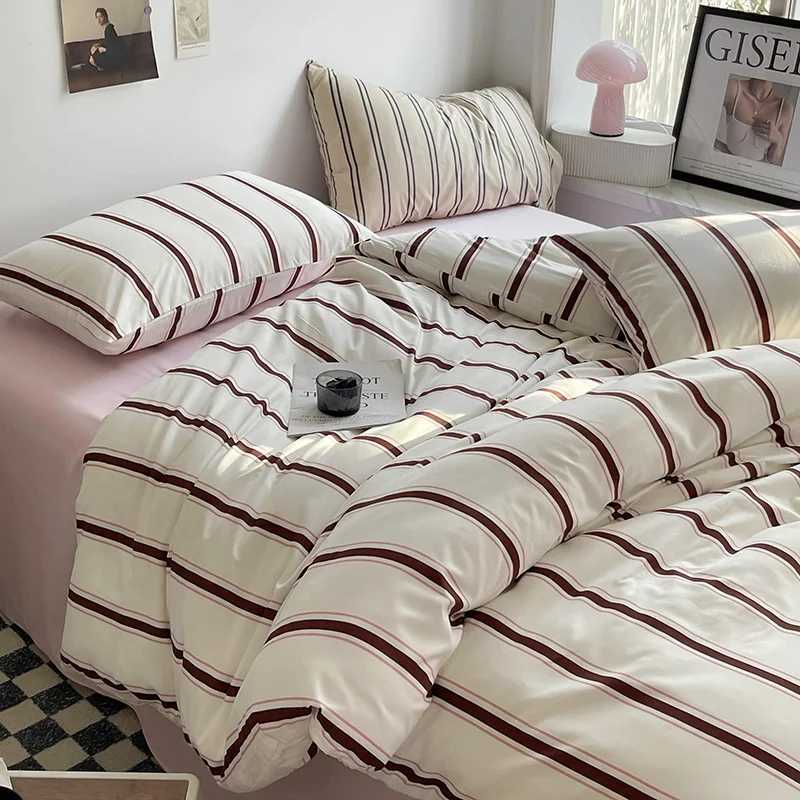 Bed Linen Bed Sheets Set Stripes Duvet Suit Cover Set Quilt Cover Bed Sheet Quilt Sets Queen Size INS Blogger Comforter Sets Z250925