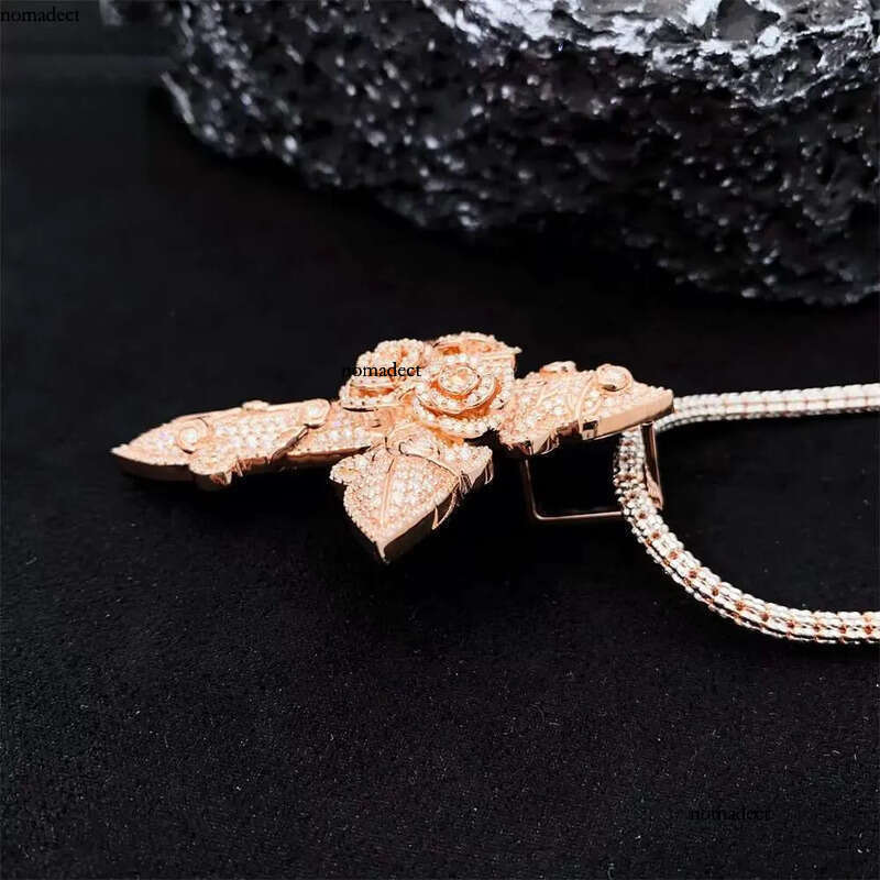 Hip Hop Sier Cross Rock Iced Out Jewelry Moissanite Pendant b8