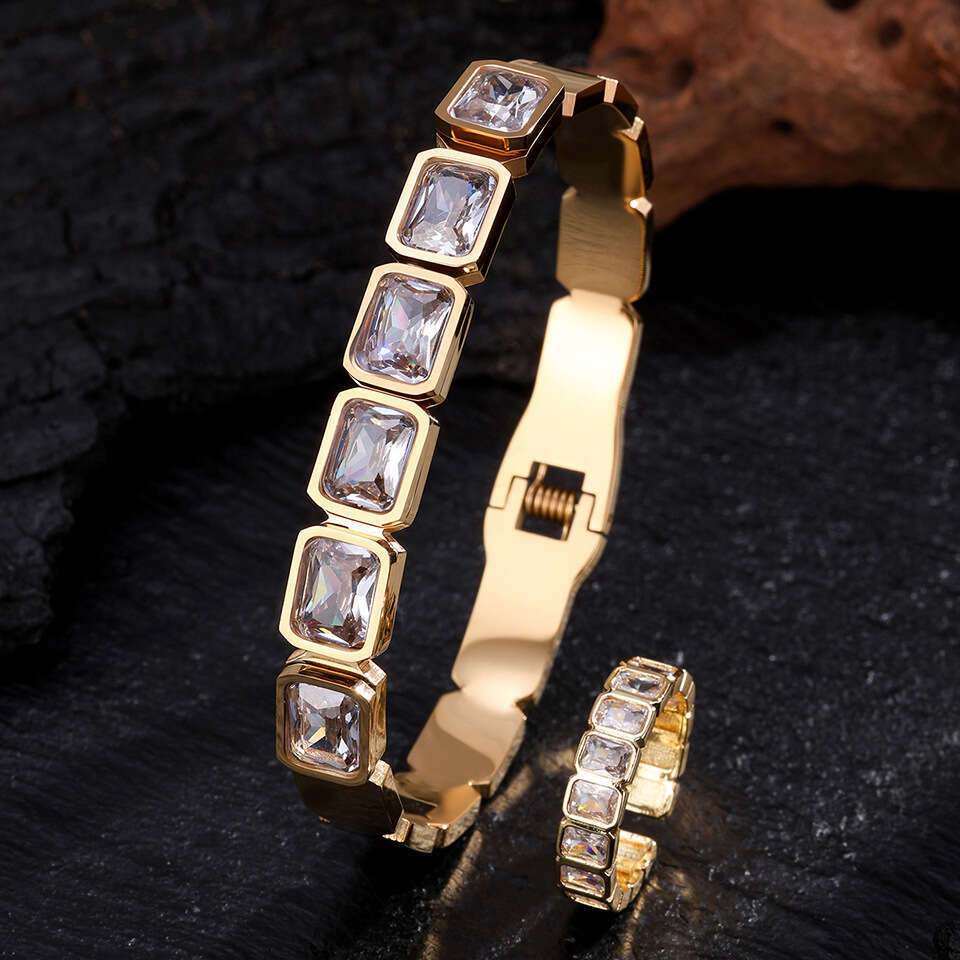 Copper Inlaid Zirconia Electroplated Gold Square Colored Dia Bracelet for Women with Clasp Design Sense Jewelry
