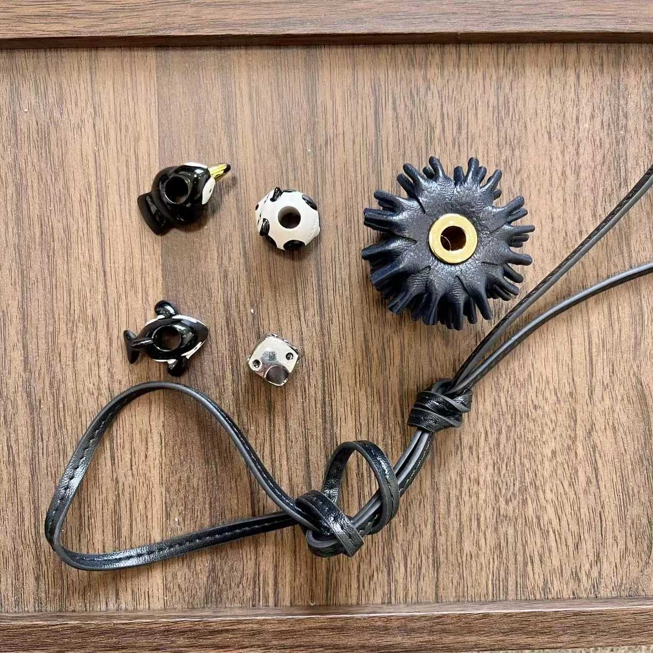 Cute Leather Keychain DIY Kit Beaded Car Ornament Lage Tag Purse Charm Handmade Set Y250925wd