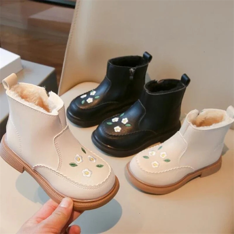 Winter Shoes for Girl Snow Boots Fashion Embroidery Plush Warm Kids Short Boots Non-slip Girls Cotton Shoes 241106