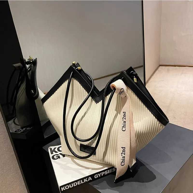 Large capacity bag for women 2025 new student tote bag high capacity one shoulder commuter handbagW250926