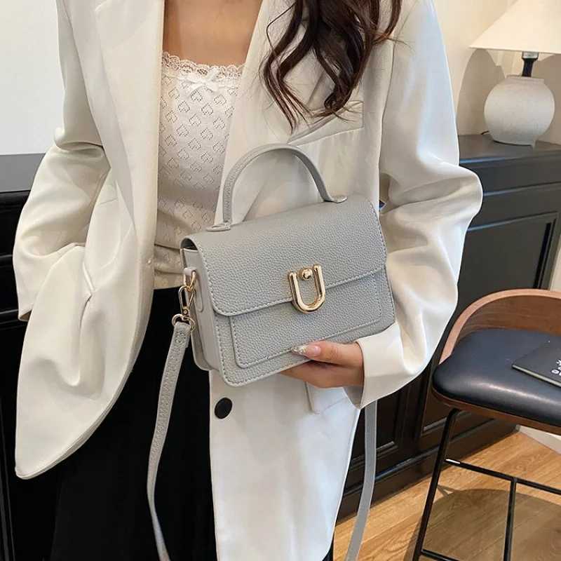 Elegant Leather Womens Crossbody Bag HighEnd Luxury Brand Fashionable Classic Paris Elegant Stitchwork Commuter Bag Z250926