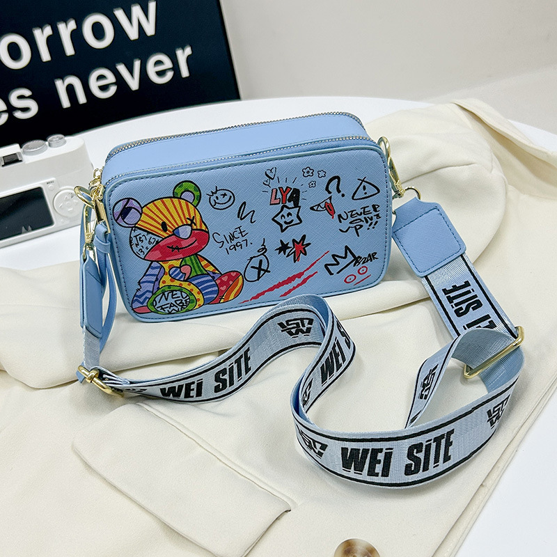 new Free delivery designer bag Luxury Bag Fashionable and comfortable crossbody bag simple and casual fashionable