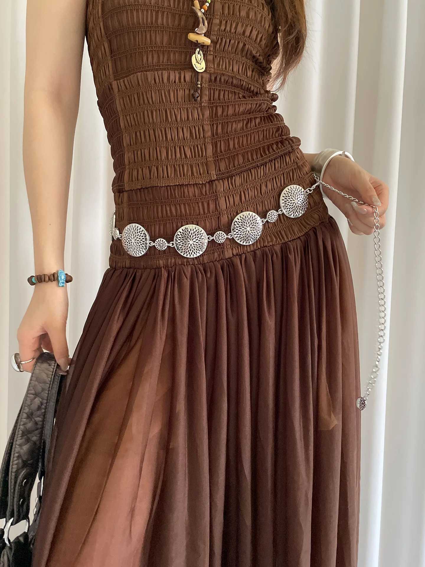 Female Metal Waist Chain With Floral HollowOut Design For Dress Chain Decoration With Vintage Ethnic Style As Versatile Belt L250926