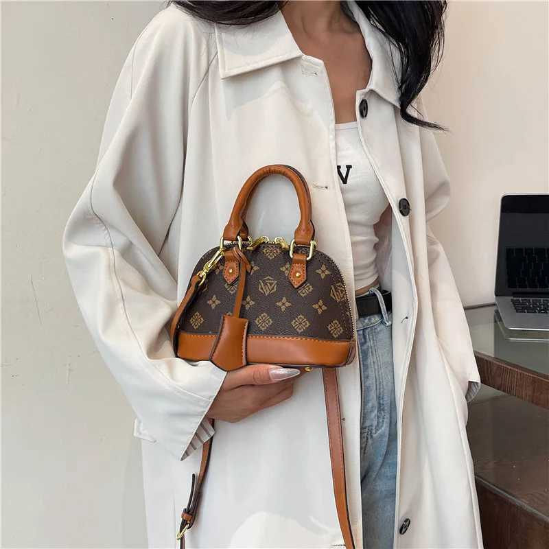 2025 Vintage Shell Bag Women Stylish Large Capacity Shoulder Crossbody Purse Retro Fashion Hobo Bag for Work CasualW250926