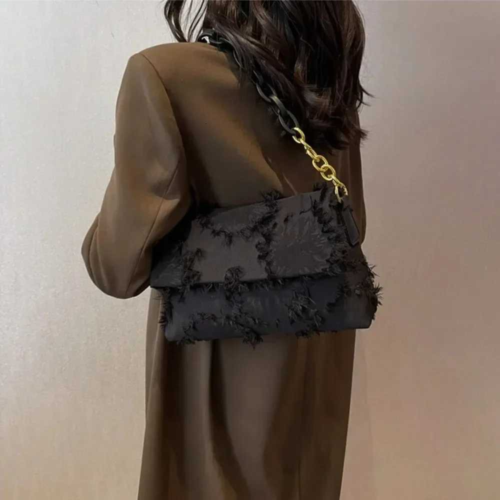 Luxury Womens Shoulder Bag Fashion Trend Chain Handbag High Quality Canvas Crossbody Bags Brand Designer Ladies Subaxillary BagW250926