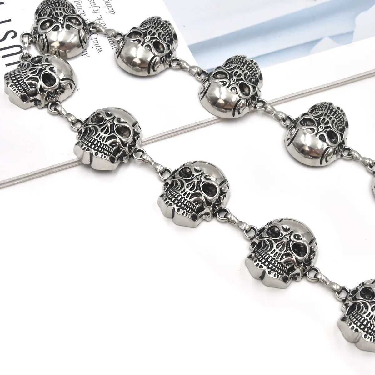 Fashionable metal skull waist chain womens decoration with skirt suit belt versatile sweater chain waist seal dark style L250926