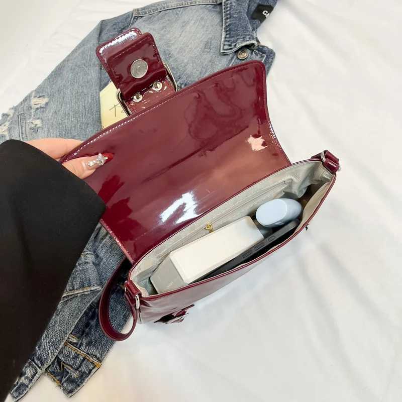 Fashion single Shoulder Bag High Quality Patent Leather Women Bag Rivet Chain Handbag Shopper Underarm Purse Retro Casual Tote Z250926