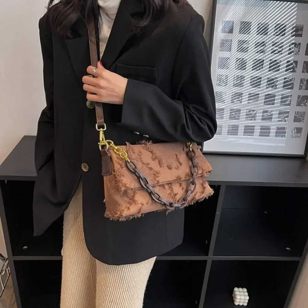 Luxury Womens Shoulder Bag Fashion Trend Chain Handbag High Quality Canvas Crossbody Bags Brand Designer Ladies Subaxillary BagW250926