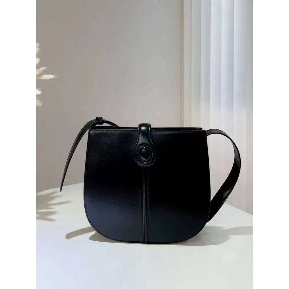 Designer Vintage Saddle Women Single Shoulder Handbag Cow Split Leather Red Bucket Female Street Casual Messenger Bag MDNG2509