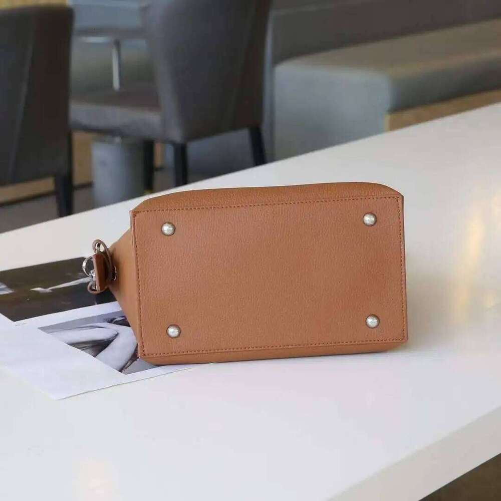 Layer Cowhide Bucket Girls High-Grade Leather Women's New Niche Commuter Bag Basket Purses And Handbags suotong2509