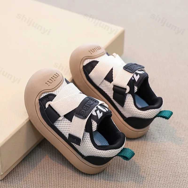 Girls Sneakers Children Cfortable Lightweight Letter Tennis Casual Mesh Breathable Non Slip Outdoor Walking Shoes Y250926 XJ260303