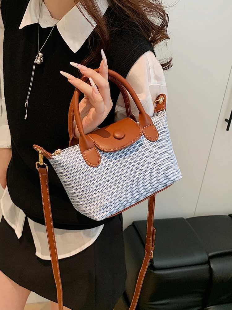 2025 Summer New Sle Womens Buet Bag Casual Simple Beach Crossbody Bag Faionable Woven Handbag PolyesterW250926