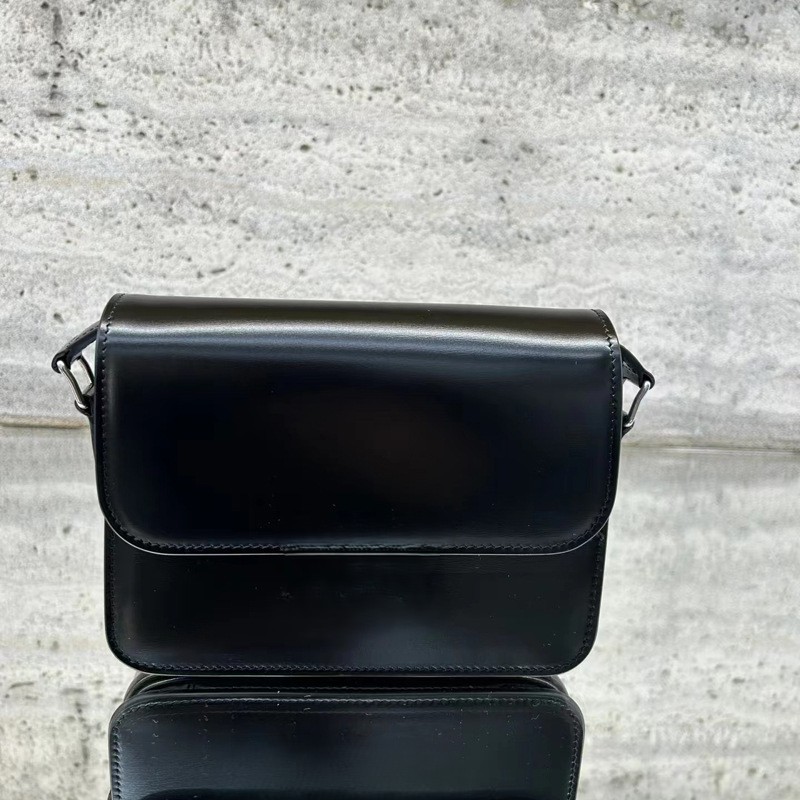 Chic Small Square Leather Shoulder Crossbody Bag for Women Designer Bag Shoulder Bag Luxury Bags Big Capacity fashion Elegant Lady Black