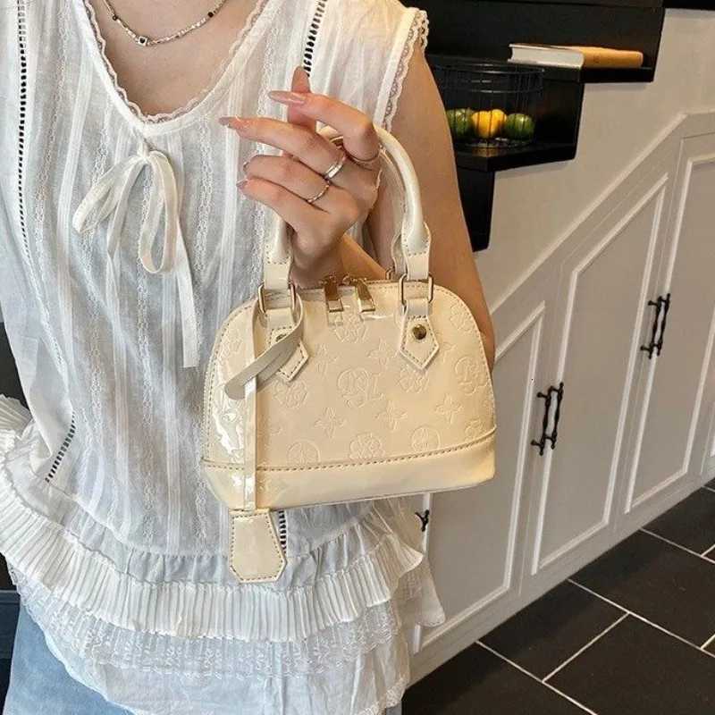 French Style Creative New Product for Ladies European Inspired Underarm Handbag Exquisite Design for CommutingW250926