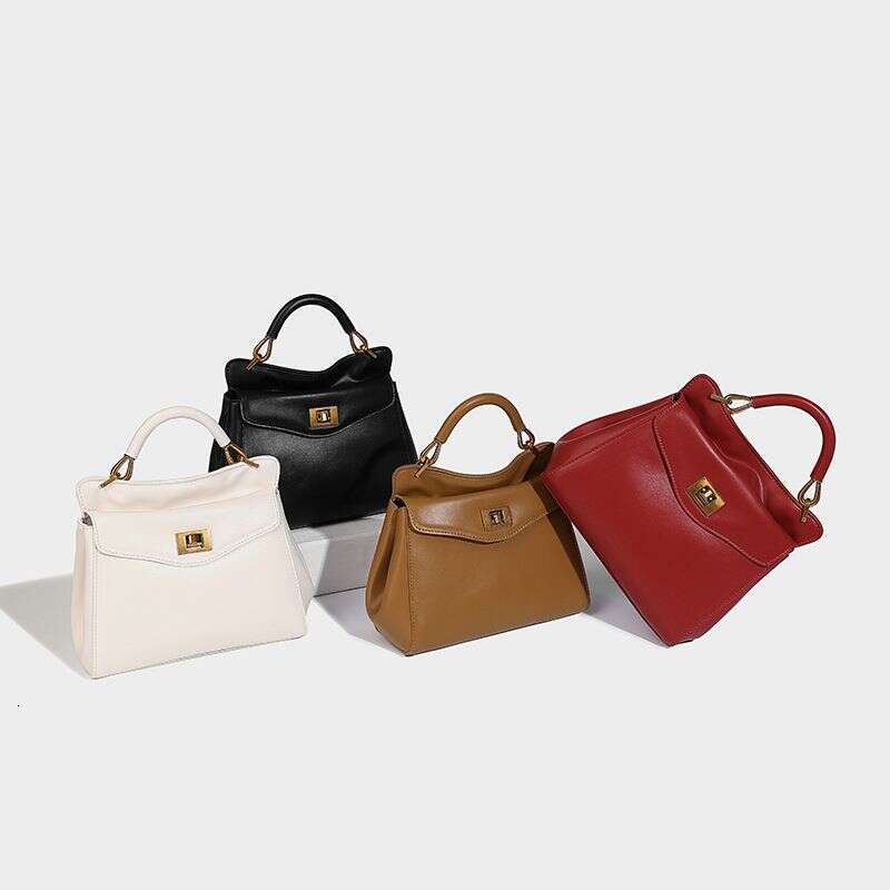 New Commuter Trendy Handbag Lock Single Shoulder Crossbody Light Fashion Versatile Women's Bag