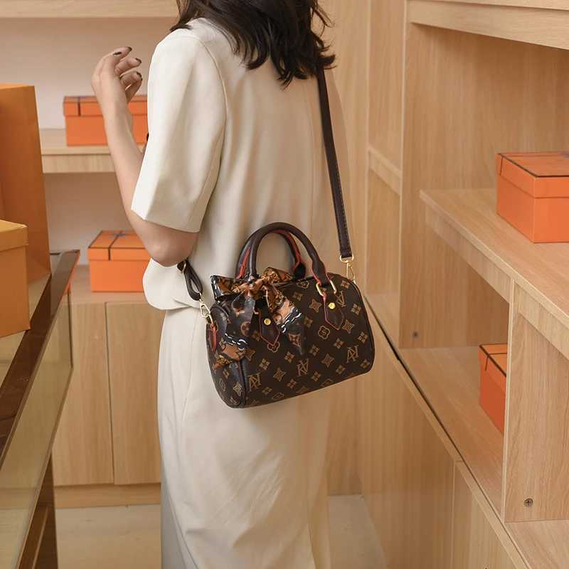 Fashionable Clutch Handbag For Women Featuring Trendy Solid Color And Paris Fashion Show DesignW250926